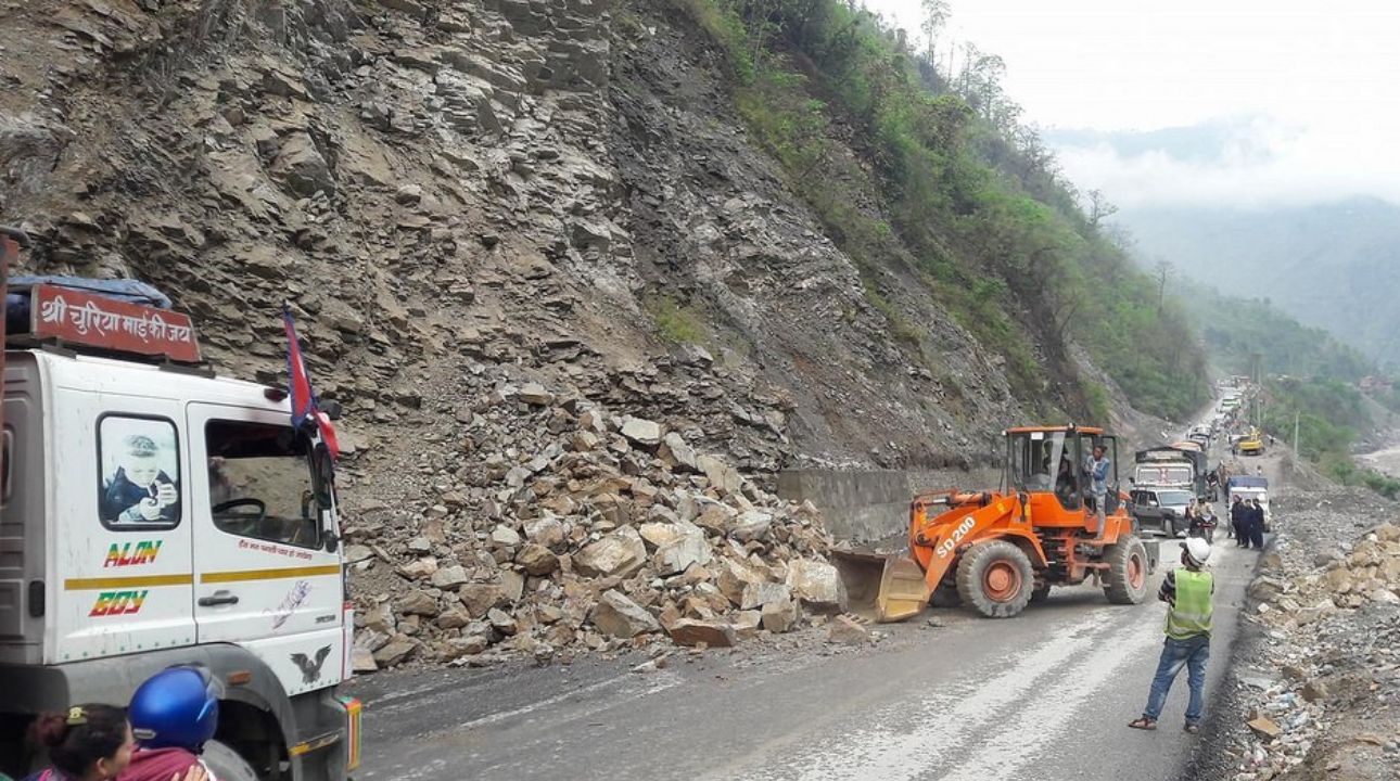 नारायणगढ-मुग्लिन सडक दुईतर्फी सञ्चालनमा