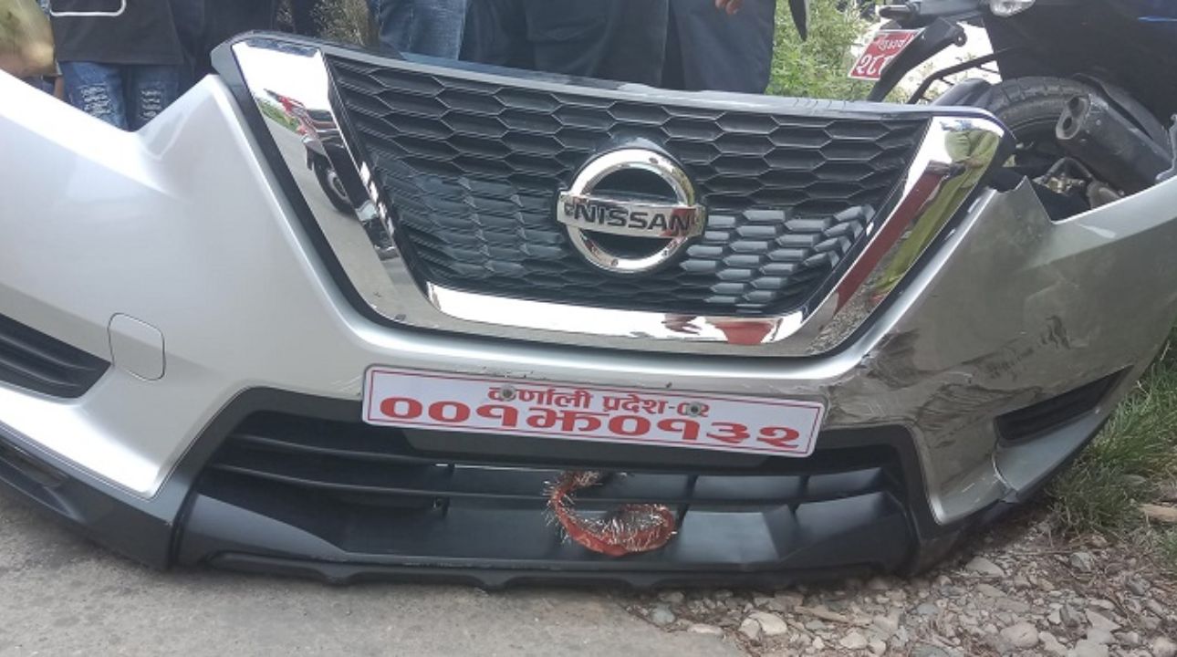 कृषि मन्त्रालयका सचिव चढ्ने गाडीले ठक्कर दिदाँ  दुईजना घाइते