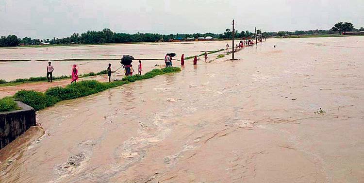 भारतमा बाढी कारण  ३२ जनाको मृत्यु, एक दर्जन बेपत्ता