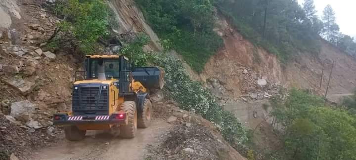 पहिरो हटाएपछि दाङ–सल्यान सडक सञ्चालनमा आयो