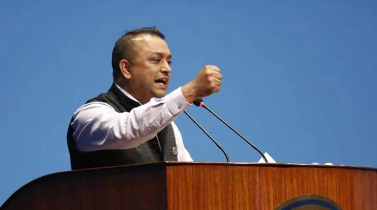 'सांसदहरू १\२ महिनाको तलबका लागि मरिहत्ते गर्छन्'