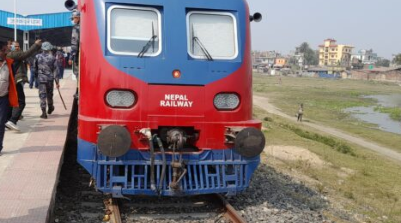 कुर्थादेखि बिजलपुरासम्म रेल गुडाएर परीक्षण गरिँदै
