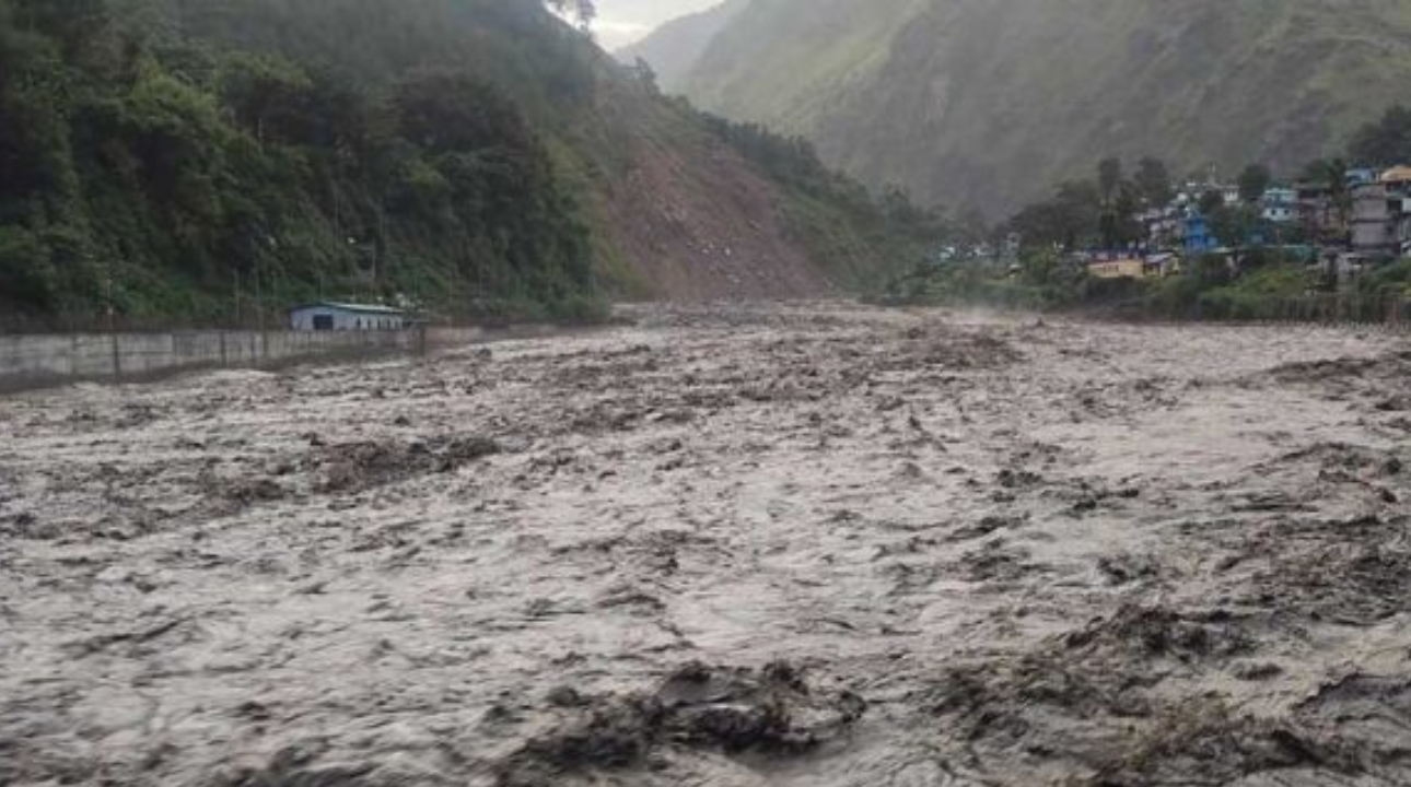 दार्चुलामा बाढी- पहिरो अपडेटः २ जनाको मृत्यु, ११ जना बेपत्ता