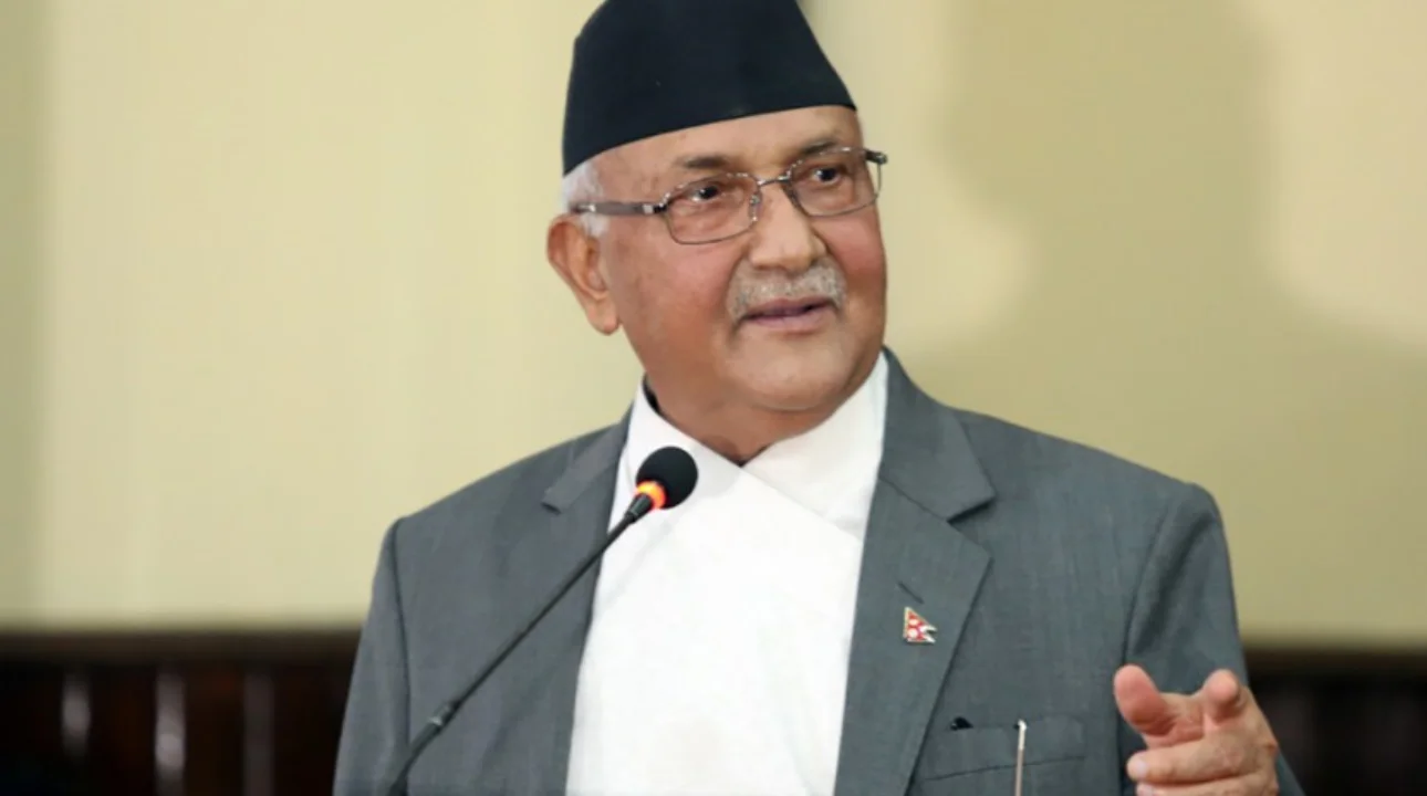 'प्रचण्ड हात लुकाइलुकाई हिँड्थे, म अलिकलि सचेत थिएँ नभन्दै मैले अंगालो मारेँ र प्रचण्डले ग्वाम्म छुरी रोपे ’