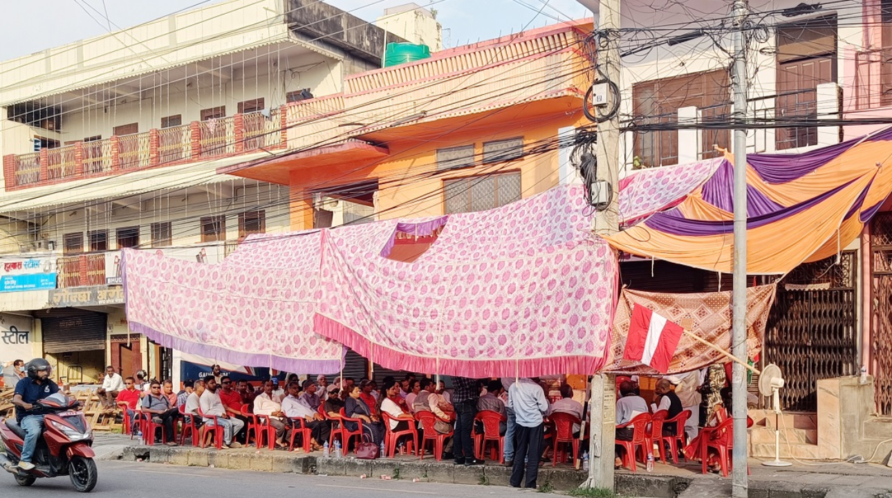 सडकपेटीमा गृहमन्त्री