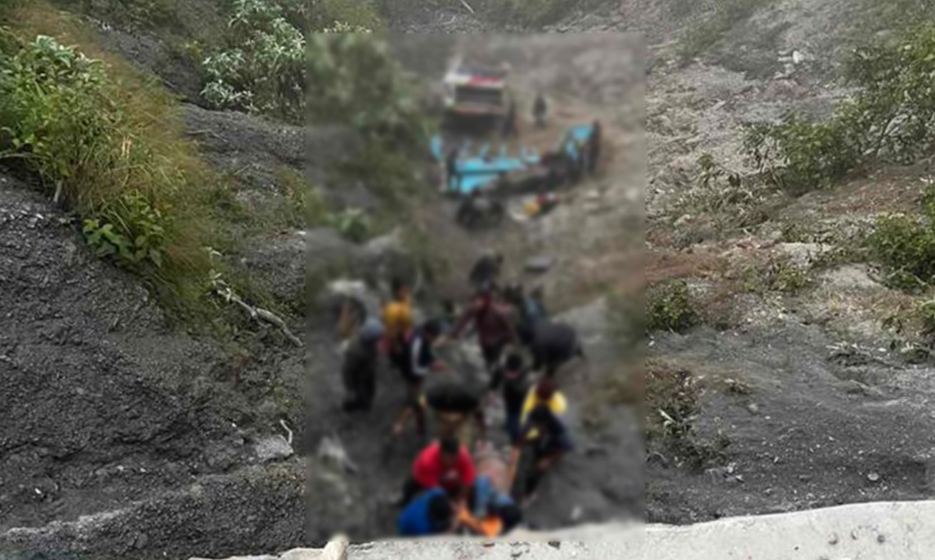 पूर्वी नवलपरासीमा बस दुर्घटना हुँदा ५ जनाको घटनास्थलमै मृत्यु, ३० जना घाइते