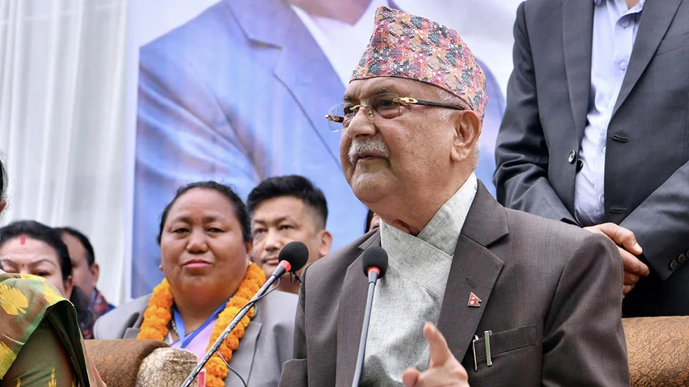 ओलीको कडा टिप्पणी :  स्यालहरूले ठाडो घाँटी लगाएर हुँ–हुँ गर्दै एमाले कब्जा गरे