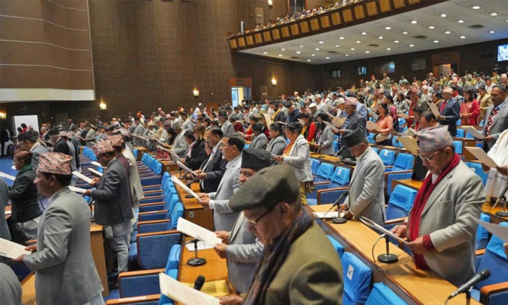तस्वीरमा नवनिर्वाचित सांसदहरु