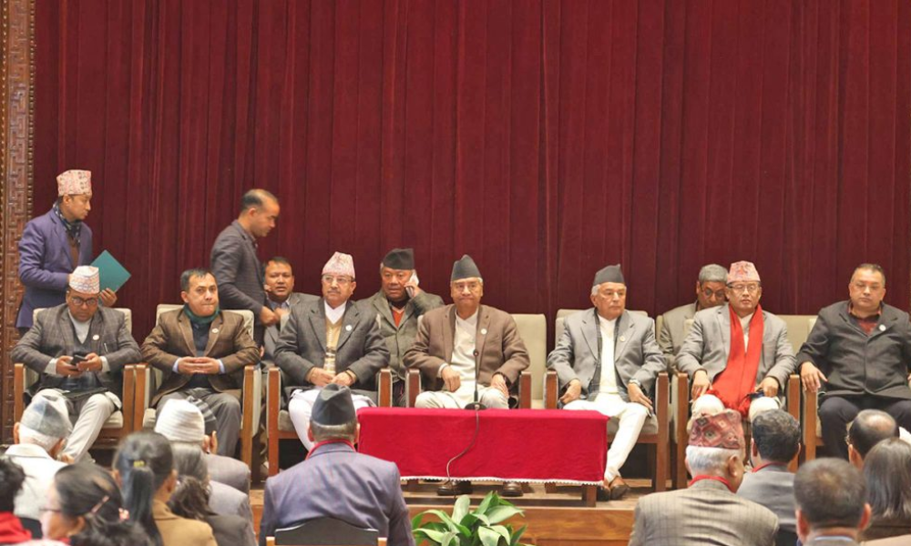 कांग्रेसका  २ महामन्त्रीसहित ४ जनाले प्रधानमन्त्री  प्रचण्डलाई विश्वासको मत नदिने