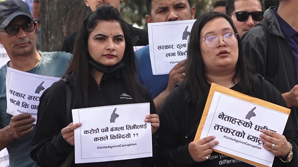 करोडौँको बङ्गला तिमीलाई कसले किन्दियो नेताहरु ?