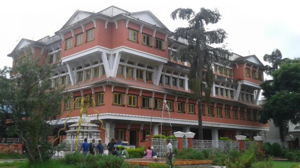 घरको गेट सडकतिर फर्काएर नखोल्न ललितपुर महानगरपालिकाको निर्देशन