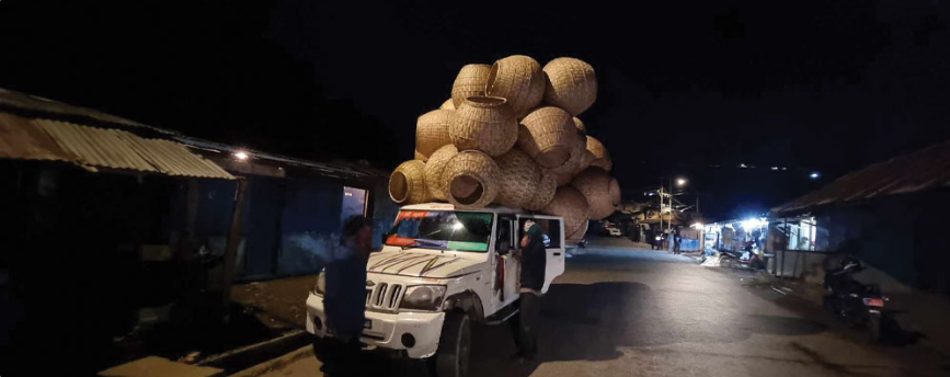 निगालोका सामग्री बिक्री गरी दसैँखर्च जुटाइँदै