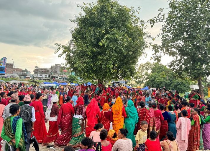 जहाँ हाटबजारमा पनि गुञ्जिन्छन् डेउडा