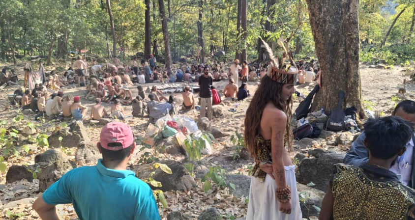 जङ्गल छाड्न मानेनन् विदेशी पर्यटक, खाली हात फर्के प्रहरी