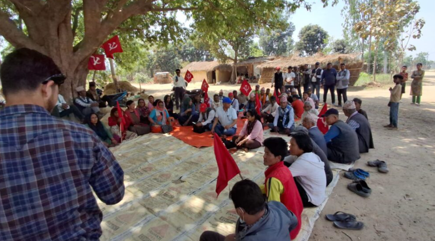 जनसम्वन्ध विस्तार अभियानको ३ न. टोली वाँकेको खजुरामा