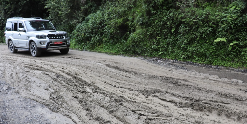 तराई पहाड जोड्ने भिमदत्त राजमार्गको अवस्था जोखिमपूर्ण