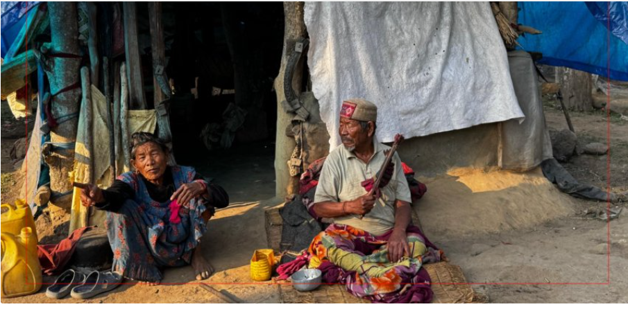 वर्षौँदेखि पालमुनि छन् घरबारविहीन परिवार