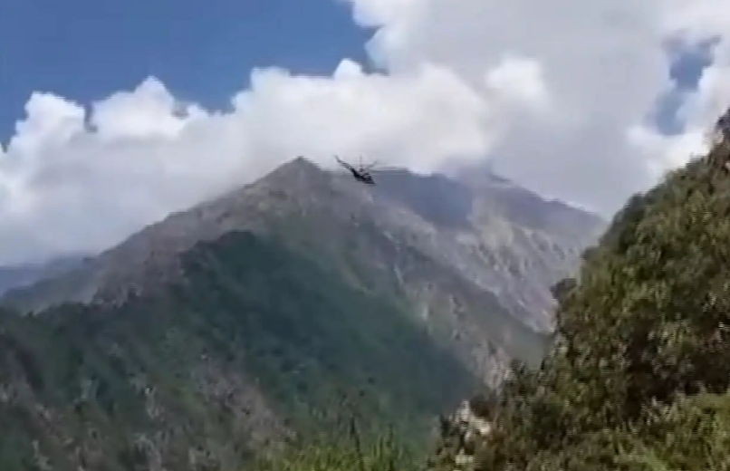 नेपाली भूमिमाथि  भारतीय हेलिकोप्टर