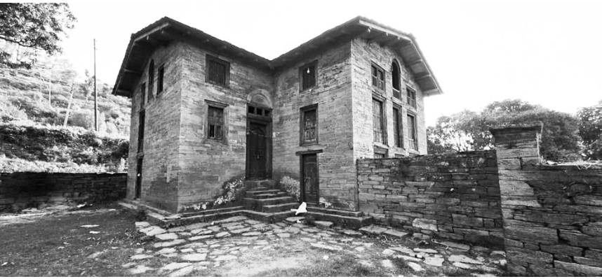 डडेल्धुराको पहिचान ढुङ्गेघर