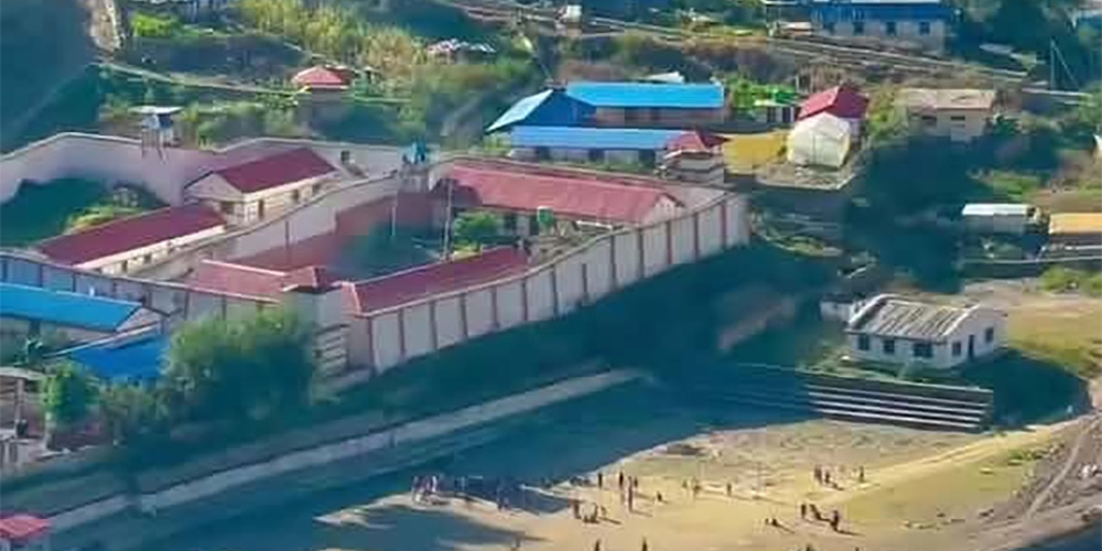 डोल्पा कारागारबाट ८ जना कैदी फरार